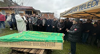 Trafik kazasında hayatını kaybeden 2 kişi toprağa verildi