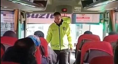 Trafik polislerinden bilgilendirme çalışması