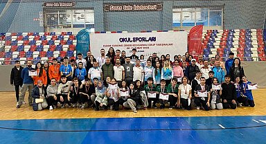 Türkelili öğrencilerden Karadeniz Bölge birinciliği