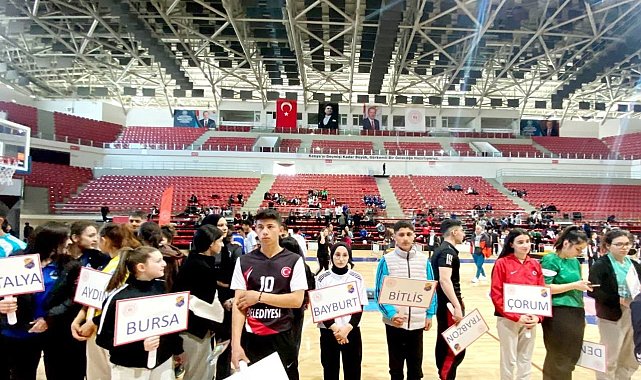 Türkiye bilek güreşi üçüncüsü Bayburt'tan