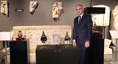 Türkiye'den geçmiş yıllarda ABD'ye kaçırılan 41 tarihi eser, Kültür ve Turizm Bakanlığının girişimiyle yurda getirildi