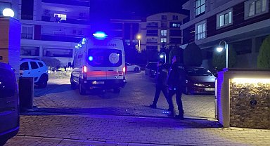 Üçüncü katta bulunan evlerinin balkonundan beton zemine düştü