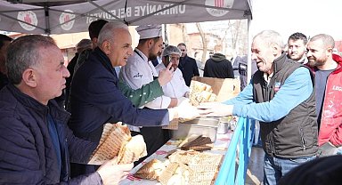 Ümraniye Belediye Başkanı Yıldırım, sanayi esnafına balık ekmek dağıttı
