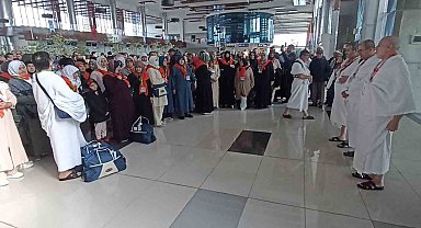 Umreciler Koca Seyit Havalimanı'ndan uğurlandı
