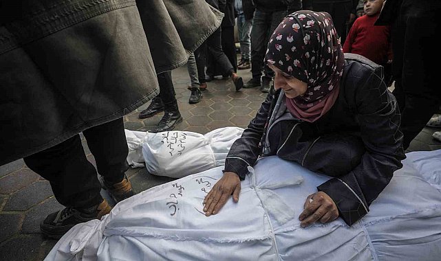 UNRWA Genel Komiseri Lazzarini: "4 ay süren savaşta Gazze'de yaklaşık 100 bin kişi öldürüldü, yaralandı ya da şu anda kayıp"