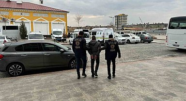 Uşak'ta yağma suçundan aranan şahıs yakalandı