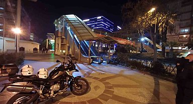 Üst geçitteki şüpheli paket ekipleri alarma geçirdi
