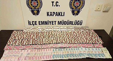 Uyuşturucu tacirinin evinde 2 bin 786 adet kapsül ele geçirildi