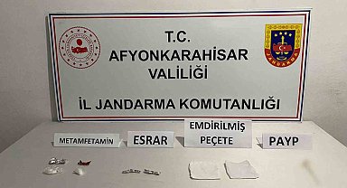 Uyuşturucu ticareti yaptığı iddia edilen 2 şahsı jandarma yakaladı