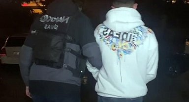 Uyuşturucuyu kağıt mendile emdiren şahıs tutuklandı