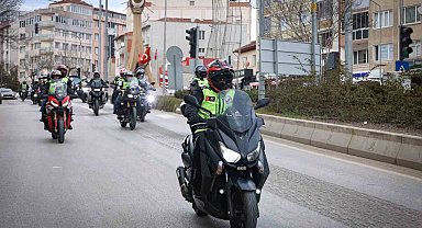 Vali Aygöl; kaskı taktı motosiklet başına geçerek Bilecik'ten Söğütte gitti