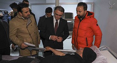 Vali Balcı, çığdan kurtulan yaralıları hastanede ziyaret etti