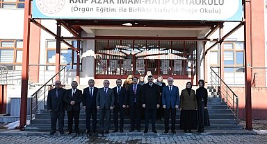 Vali Çiftçi'den Raif Azak İmam Hatip Ortaokulu'nda