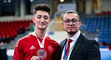 Vali Ergün'den Uşaklı sporcuya tebrik