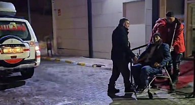 Van'da göğüs ağrısı olan hastaya kar ambulansıyla ulaşıldı