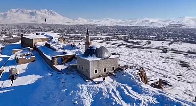 Van'da kar yağışı sonrası kartpostallık görüntüler oluştu