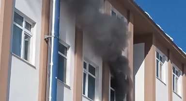 Van'da okulda korkutan yangın