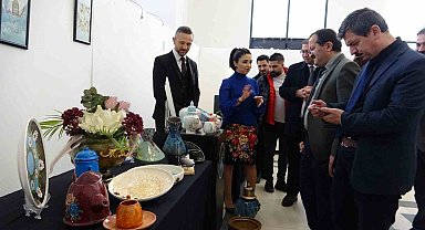 Van'da seramik ve çini sergisi