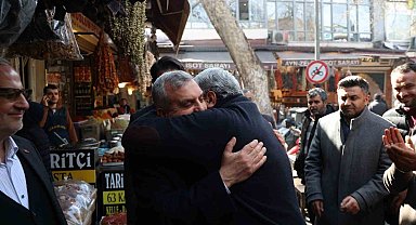 Vatandaştan şiirli türkülü destek