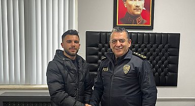 Yalova Altınova'da yolda bulunan 20 bin lira sahibine teslim edildi