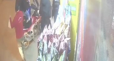 Yanlışlıkla gaza bastı, arkadaşı motosikletten düştü