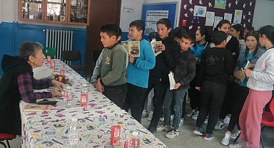 Yarıyıl tatilinde kitabını okudukları yazarla buluştular