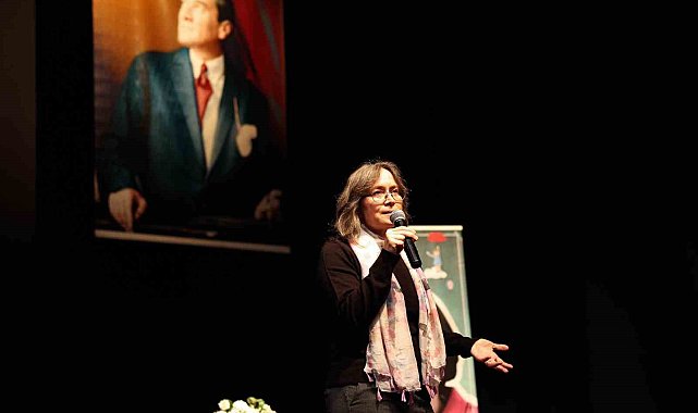 Yazar Niran Elçi çocuklara hikaye anlattı