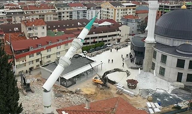 Yenisi yapılınca eskisi böyle yıkıldı
