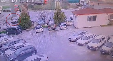 Yolun karşısına geçmek istedi, ağır yaralandı: O anlar kamerada