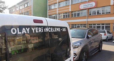 Yorgun mermi okula isabet etti