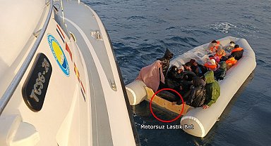 Yunan vicdansızlığı: Göçmenlerin motorunu söktüler denizde ölüme terk ettiler