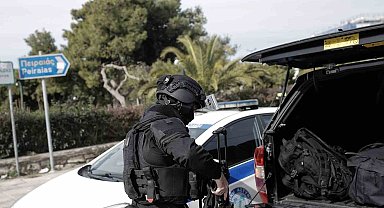 Yunanistan'da eski çalışan dehşet saçtı: 3 ölü