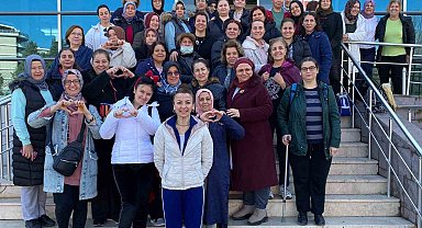 Yunusemre'de 10 bin kadın yüzmeyi öğrendi