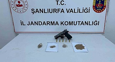 Zehir tacirleri jandarmadan kaçamadı