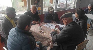 Zeytin üreticileri kokarca zararlısına karşı bilgilendirildi