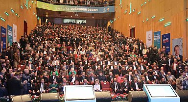 Zeytinburnu Belediye Başkanı Arısoy, '31 Mart Seçim Beyannamesi Toplantısı'nda yeni dönem vaatlerini açıkladı