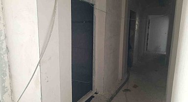 10'uncu kattan düşen işçi ağır yaralandı