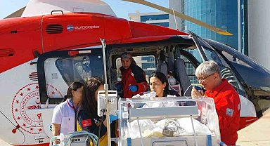 15 günlük bebek hava ambulans helikopter ile İstanbul'a sevk edildi