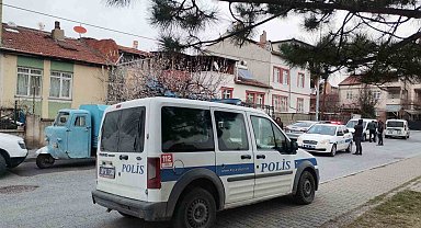 3 kattan düşen genç kız ağır yaralandı
