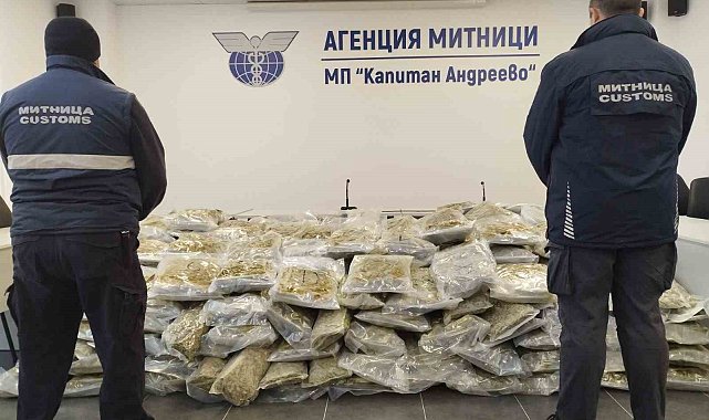 377 kilo esrar Türkiye sınırına gelmeden ele geçirildi