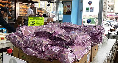 'Askıda tavuk' ile ailelere iftarlık hazırlıyor