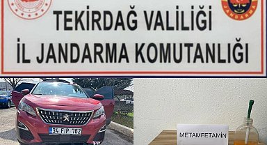 'Dur' ihtarından kaçan araçtan kaçak göçmen ve uyuşturucu çıktı