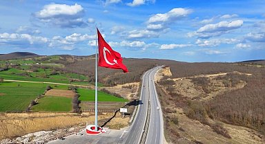'Türkiye'nin en büyük bayrağı' Samsun semalarında