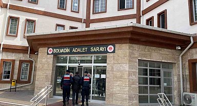 5 yıl hapis cezasıyla aranan ve köyde saklanan şahsı jandarma yakaladı