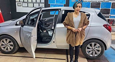 6 ay önce aldığı otomobili tamirciye götüren sağlıkçıya "ağır hasarlı" şoku: Hava yastığı yerine köpük çıktı