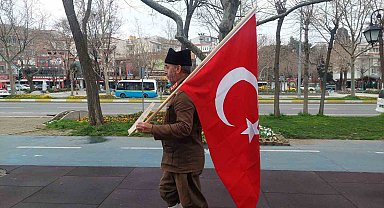 6 yıldır Türk bayrağıyla Çanakkale'ye yürüyor