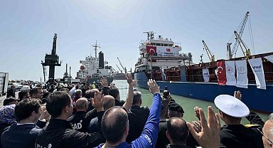8. "İyilik Gemisi" Gazze'ye uğurlandı