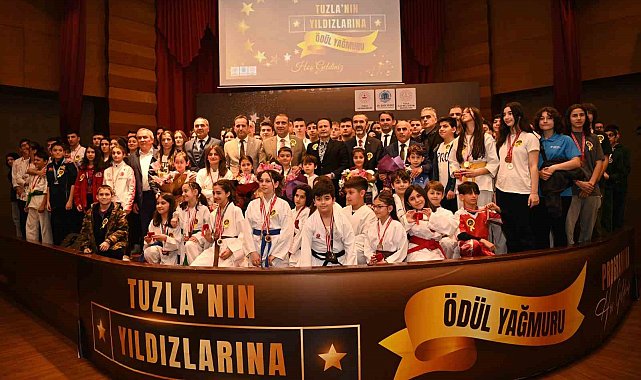 9. Tuzla'nın Yıldızlarına Ödül Yağmuru'nda 104 öğrenci ödüllendirildi