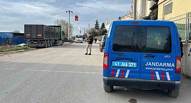 Akıl almaz olay: Damper yüksek gerilim hattına değdi, sürücü elektrik akımına kapıldı