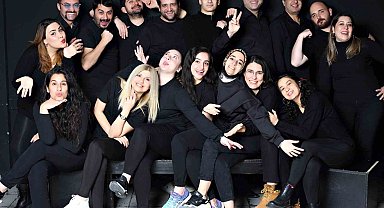 AKM Yetişkin Tiyatro Ekibi, 'Bende anahtar vardı' oyunuyla sahnede